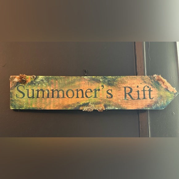 Summoner's Rift League of Legends HANDMADE Wooden Sign - Picture 9 of 10